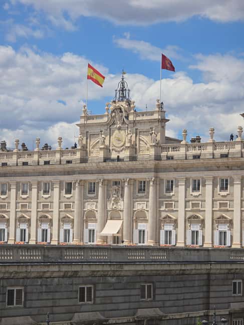 Madrid: Royal Palace Small Group Tour with Skip-the-Line - Key points to know before booking