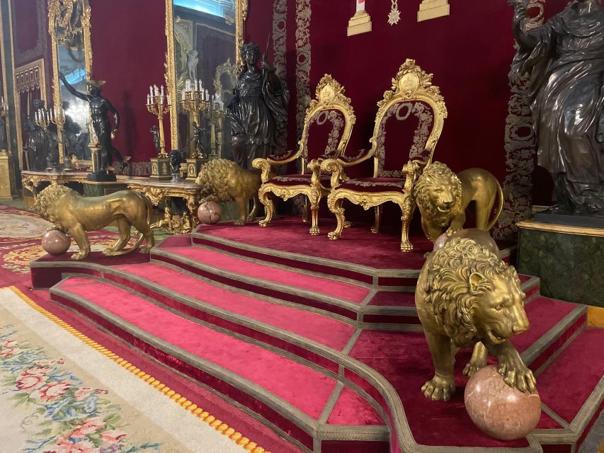 Madrid: Royal Palace tour - semi private or private - Who will enjoy this Royal Palace tour most?
