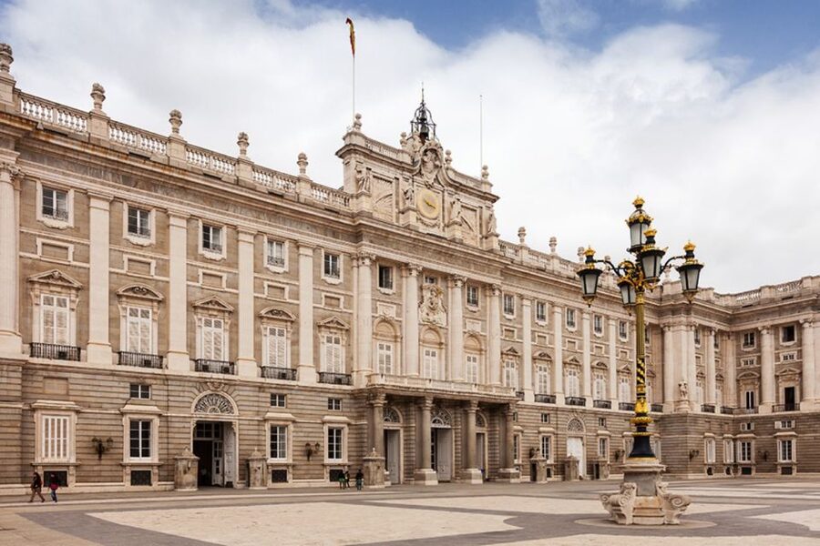 Madrid: Royal Palace VIP Tour with Skip-the-Line Ticket - Priority entry and the first palace rooms