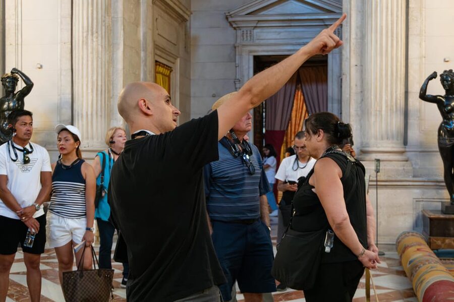 Madrid: Royal Palace VIP Tour with Skip-the-Line Ticket - Meeting at Felipe IV’s monument in Plaza de Oriente