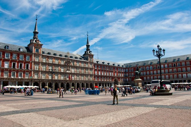 Madrid Sightseeing Tour with Royal Palace Skip the Line Ticket - What this four-hour Madrid tour actually delivers