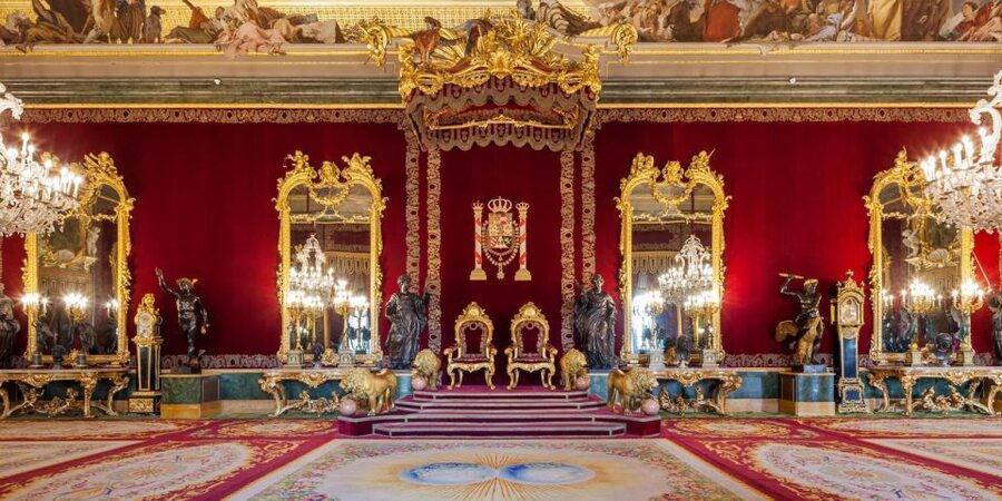 Madrid: Small-Group Royal Palace Guided Tour (Up to 8) - Stradivarius violins, the crown room, and the throne room