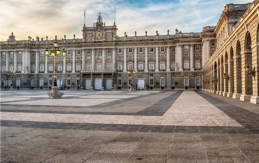 Madrid: The Royal Palace Skip-the-line Guided Tour - Key points to know before booking