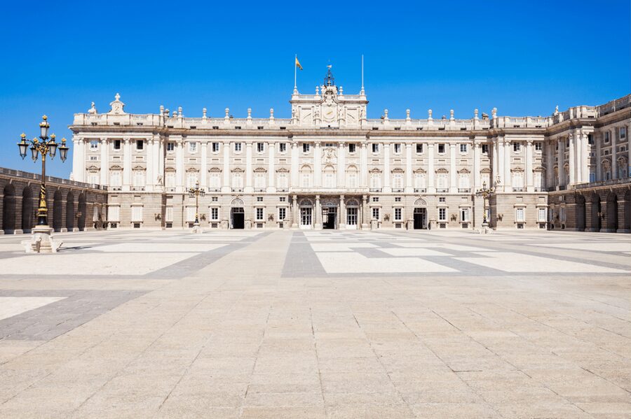 Madrid: The Royal Palace Skip-the-line Guided Tour - The Banquet Hall and private royal apartments