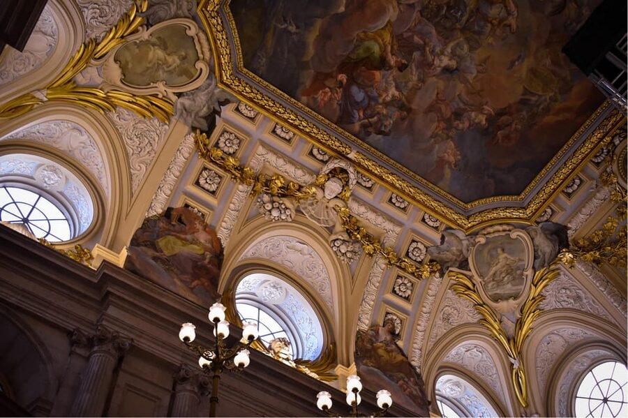 Madrid: The Royal Palace Skip-the-line Guided Tour - What the two-hour schedule really gives you