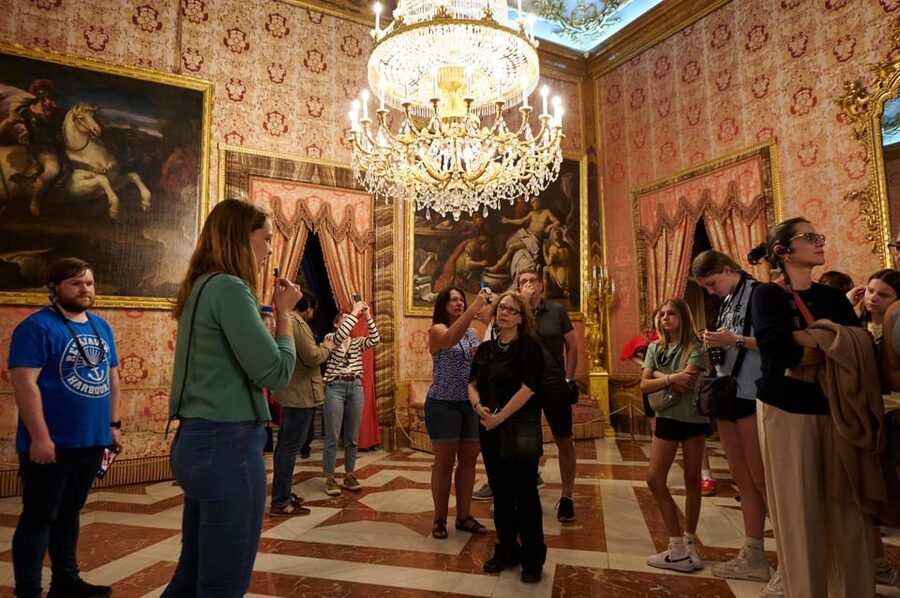 Madrid: The Royal Palace Skip-the-line Guided Tour - How the reviews shape my expectations