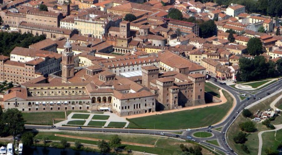 Mantova City Center and Ducal Palace: 3-Hour Guided Tour - How the Price Works for a Small Group