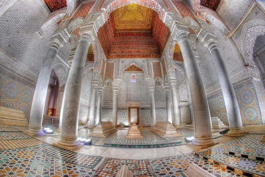 Marrakech: Bahia Palace, Saadian Tombs & Medina Guided Tour - Why this route works well on a first day