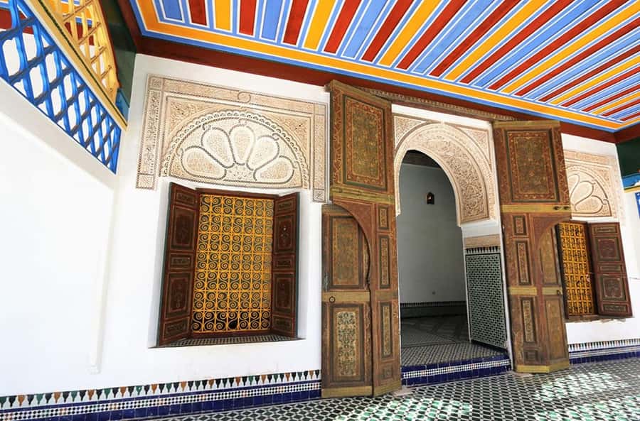 Marrakech: Bahia Palace, Saadian Tombs & Medina Walking Tour - The Kasbah and Bab Agnaou