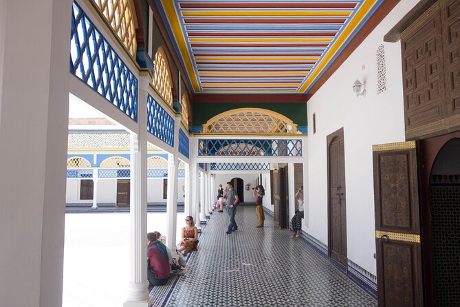 Marrakech: Bahia Palace, Saadian Tombs, Souk and Medina Tour - The souks and the Medina on foot