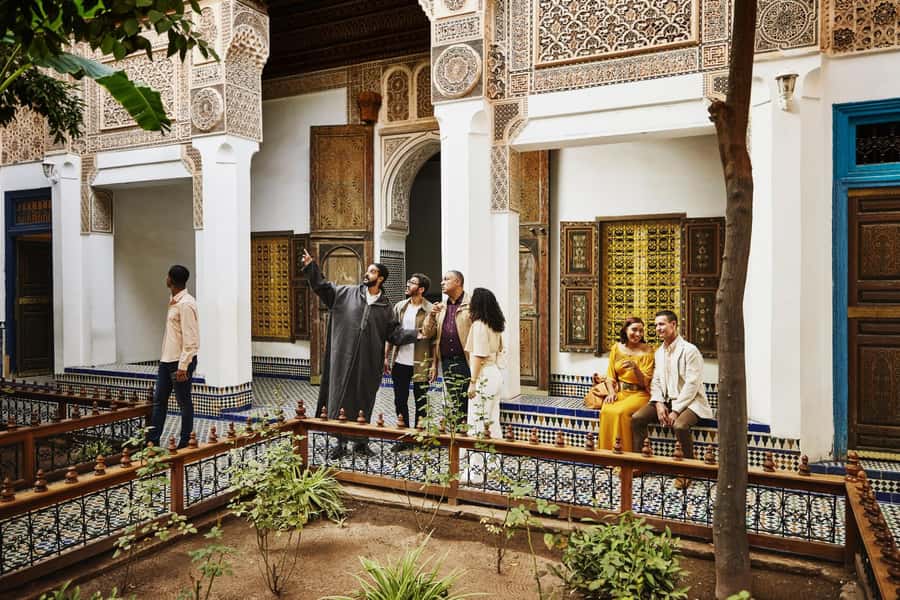 Marrakech: Bahia Palace, Saadian Tombs & Top Highlights Tour - Bahia Palace and its carved cedar ceilings