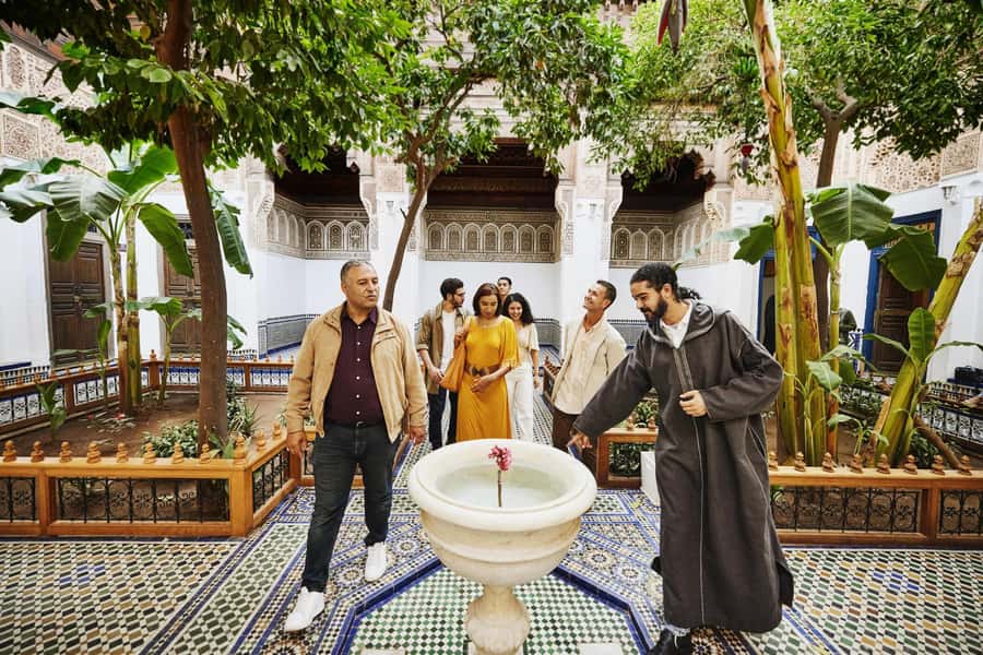 Marrakech: Bahia Palace, Saadian Tombs & Top Highlights Tour - Guides, group choices, and the pace