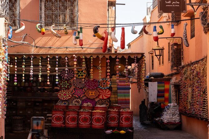 Marrakech City Tour: Souks, Palaces & Hidden Gems - Rahba Lakdima brings the spice trade to life