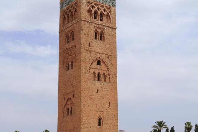 Marrakech Guided Day Trip from Casablanca: Djemaa el-Fna Square and Bahia Palace - Djemaa el-Fna, the city’s open-air stage