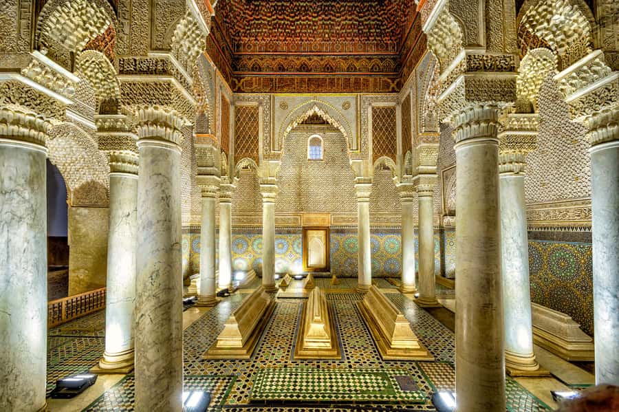 Marrakech: Saadian Tombs, Bahia Palace, Medina and Souk Tour - Koutoubia Mosque and the first look at Marrakech