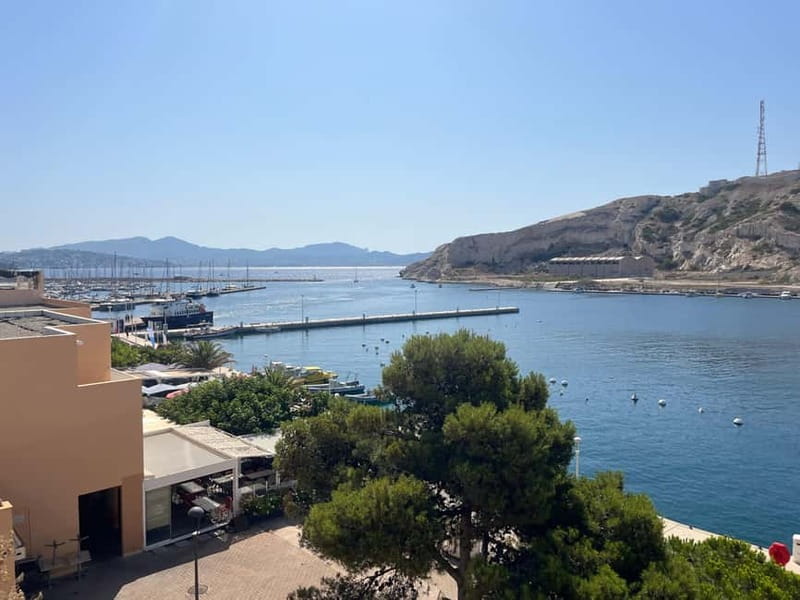 Marseille: Set sail for the Château d'If and the Frioul Islands - Along the coast to Vallon des Auffes