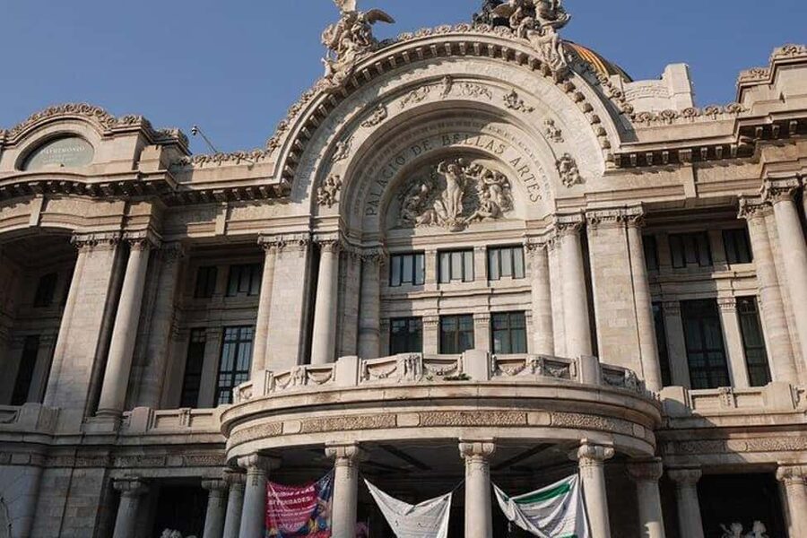 Mexico City: Exclusive Tour of Palacio de Bellas Artes - Reading the Art Nouveau and Art Deco details