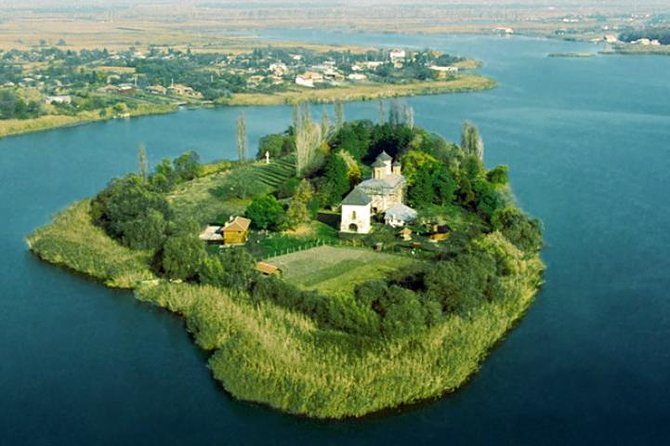 Mogosoaia Palace & Snagov Monastery: Private tour from Bucharest - Timing, pace, and the best type of day