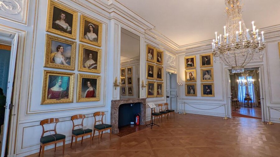 Munich: Nymphenburg Palace with official Guide - King Ludwig II’s birth room