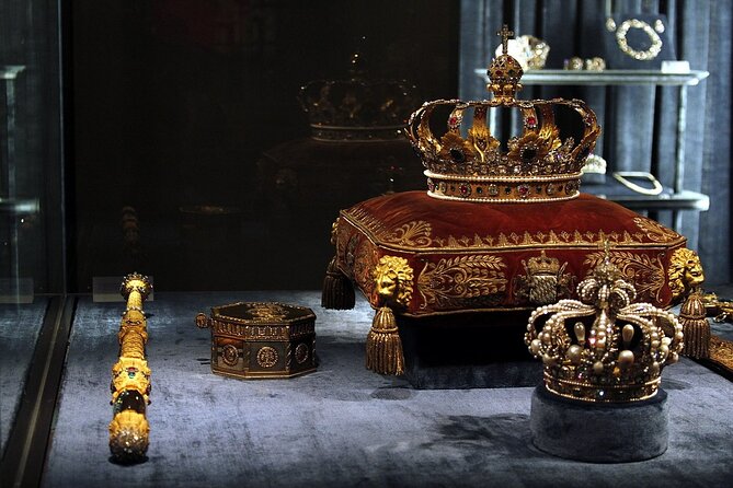 Munich: Residenz Palace, Museum and Treasury Private Tour - Who should book this Residenz tour?