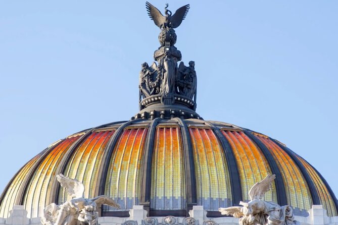 Must-see Buildings & Palaces of Mexico City - The walking pace, group size, and real duration