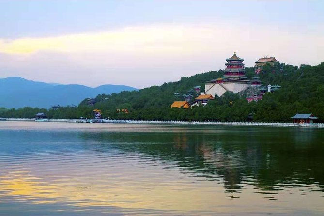 Mutianyu Great Wall and Summer Palace Private Tour with Lunch - What the guide adds at the wall