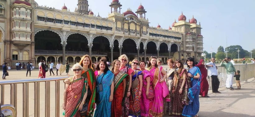 Mysore: Palace, Art Gallery & Devaraja Market Walking Tour - Key points at a glance