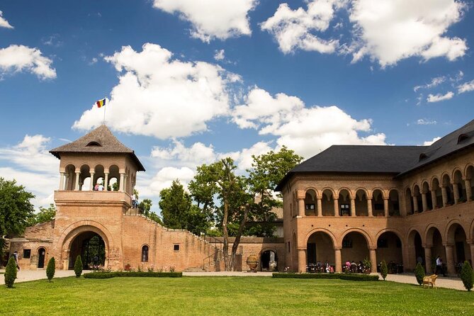 Mystical Monasteries, Dracula's Tomb and Mogosoaia Lake Palace - Private Tour - Key points at a glance