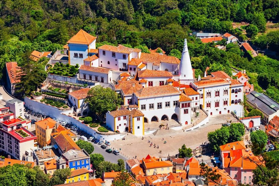 National Sintra Palace E-Ticket and Audio Guide - Entering Sintra National Palace with a phone in hand