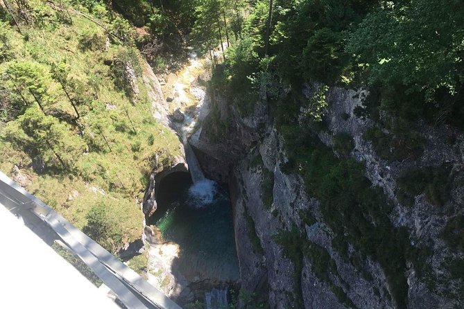 Neuschwanstein Castle and Linderhof Palace Day Trip from Munich - What the guides add to a long coach day
