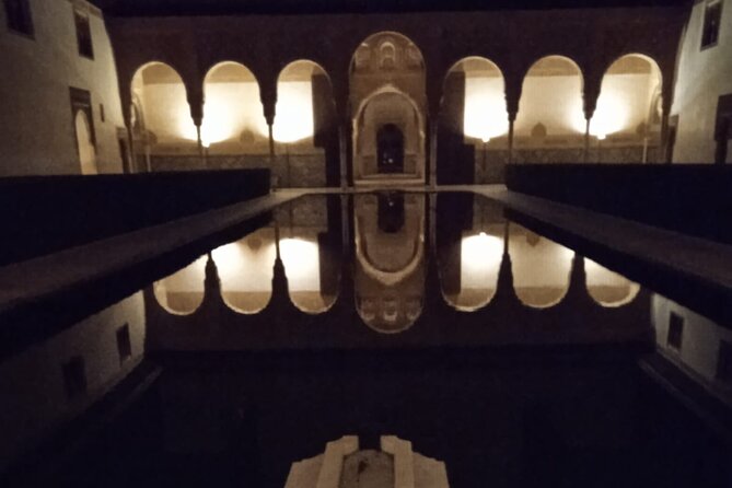 Night Tour of Alhambra and the Nasrid Palaces - Group size, language, and meeting point