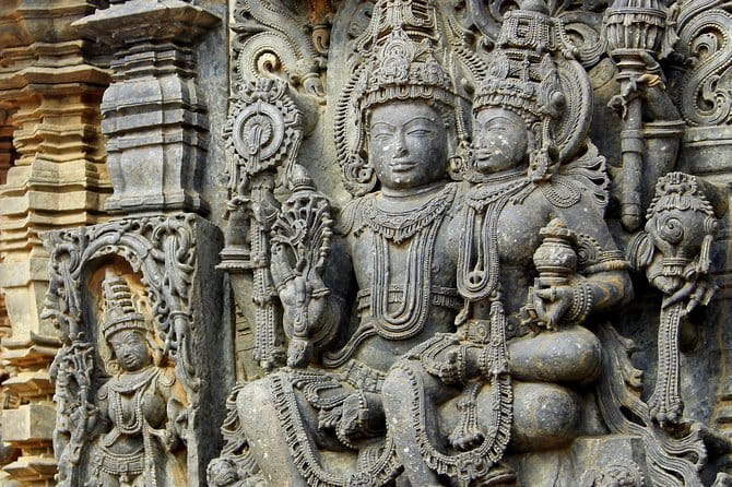 Old Bangalore Historical Walk thro Palace, Temples, Fort & Market - One hour inside Sri Krishnarajendra Market