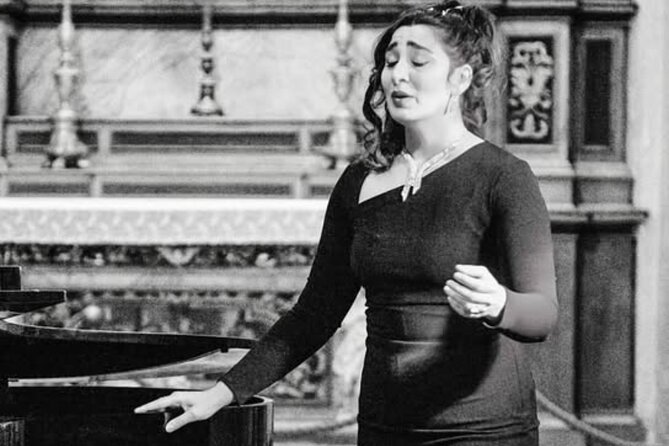 Opera Concert in Verona Palace with Prosecco - Prosecco first, music second