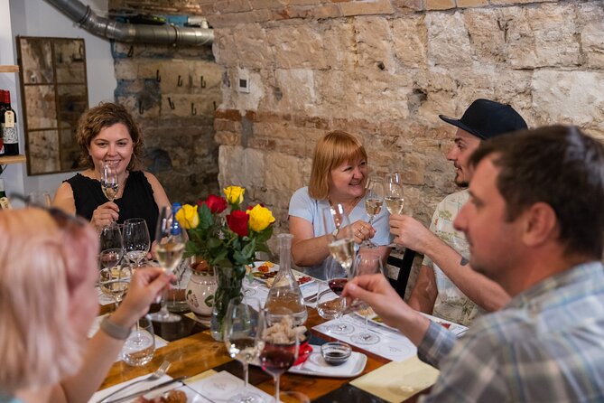 Palace District Evening Culinary, Wine, and History Walk - Dietary needs, group size, and practical limits