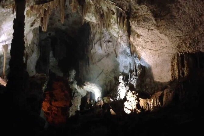 Palace of Dreams - Oyoun El Samak - Zahlan Grotto - Jabal El Arbaaine - The vehicle, group size, and pace