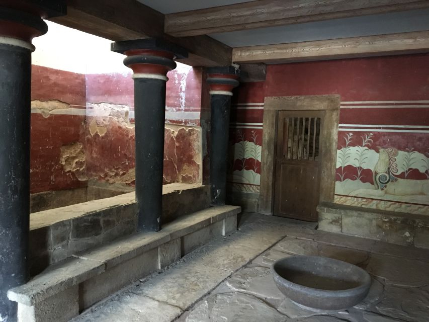 Palace of Knossos Small Group Tour - Why Knossos Works Best With a Guide