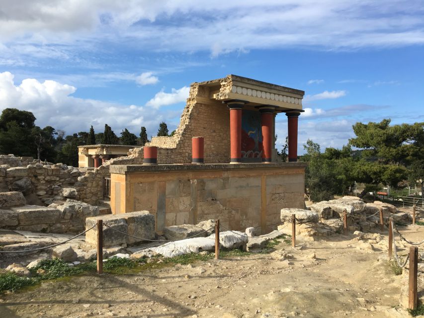 Palace of Knossos Small Group Tour - Meeting the Guide at the Knossos Ticket Booth