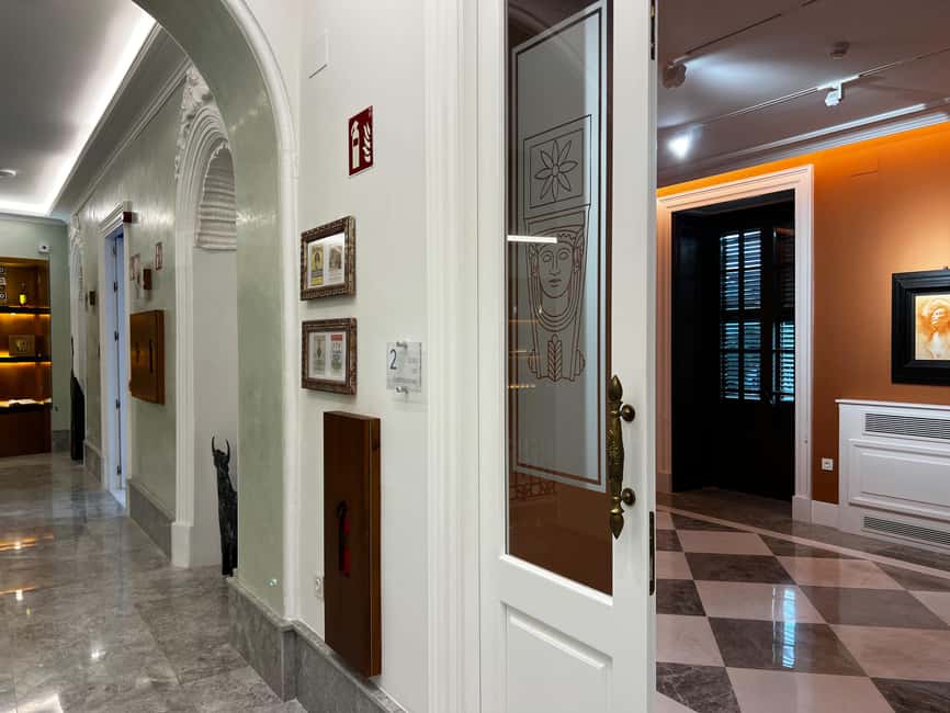 Palacio San Dionisio - Sherry Wine Museum - Digital panels and the scent experience