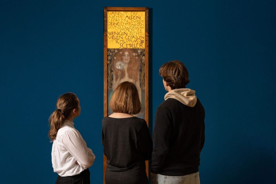 Palais Lobkowitz Audio Guide Tour - How the audio guide shapes your visit