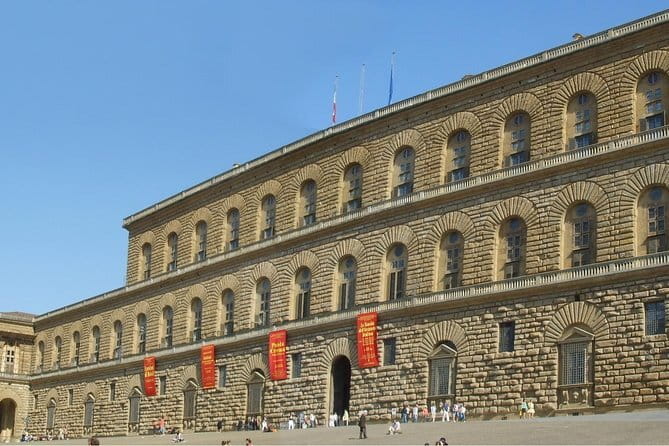 Palatine and Modern Art Gallery at the Pitti Palace in Florence - Entering Palazzo Pitti with a timed ticket