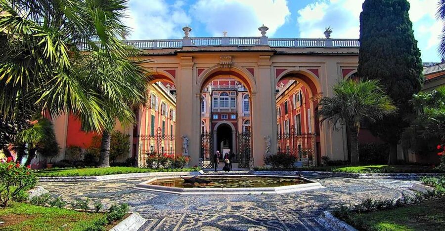 Palazzi dei Roll and Palazzo Reale Guided Tour - Entering Palazzo Reale on Via Balbi