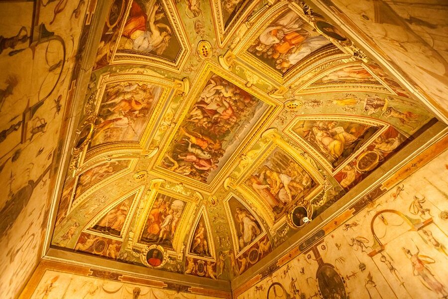 Palazzo Vecchio 90-Minute Morning Guided Tour - Medici apartments and the private side of power
