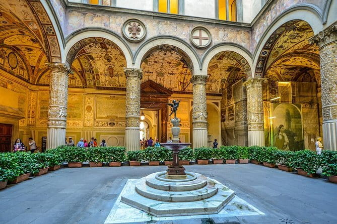 Palazzo Vecchio guided experience with entrance ticket - Meeting at Piazza della Signoria