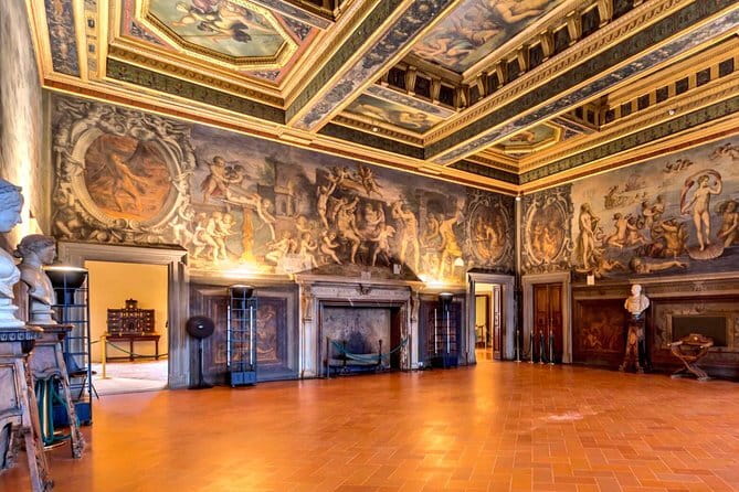 Palazzo Vecchio Private Tour + Arnolfo's Tower Ticket - The Hall of the 500 and Florence’s political theater