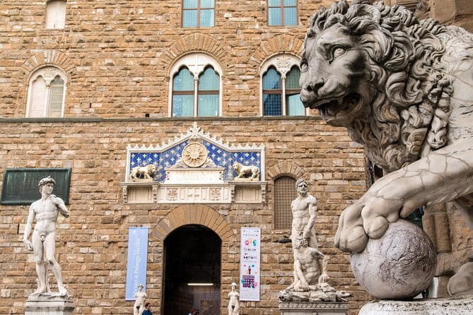 Palazzo Vecchio Private Tour + Arnolfo's Tower Ticket - Medici apartments and the private side of power