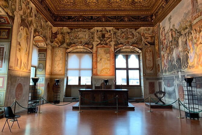 PALAZZO VECCHIO Private tour in Florence - Medici stories told room by room