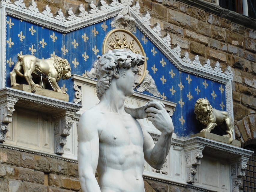 Palazzo Vecchio Secret Passages Tour & Lunch or "Gelato" - Looking up in the Salone dei Cinquecento