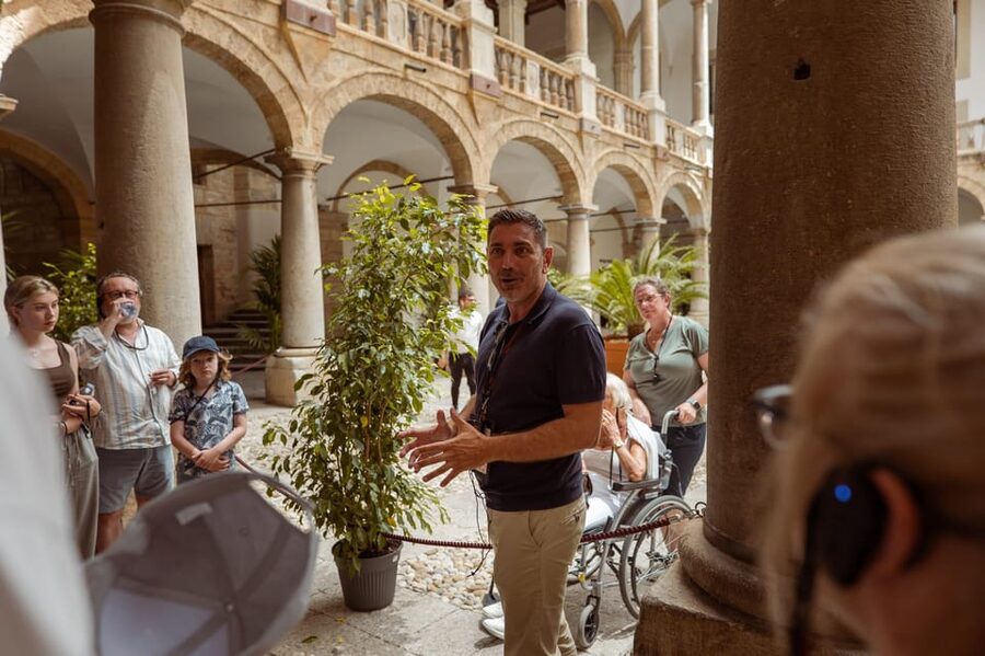 Palermo: City & Palazzo dei Normanni Guided Walking Tour - Piazza Pretoria and Quattro Canti