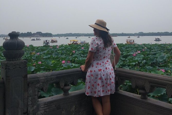 Panda House, Temple of Heaven, Lama Temple, Summer Palace & Lunch - Lunch and a local Chinese meal