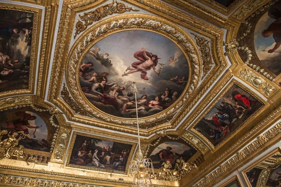 Paris: Palace of Versailles Private Tour with Transportation - Versailles State Apartments and the Hall of Mirrors